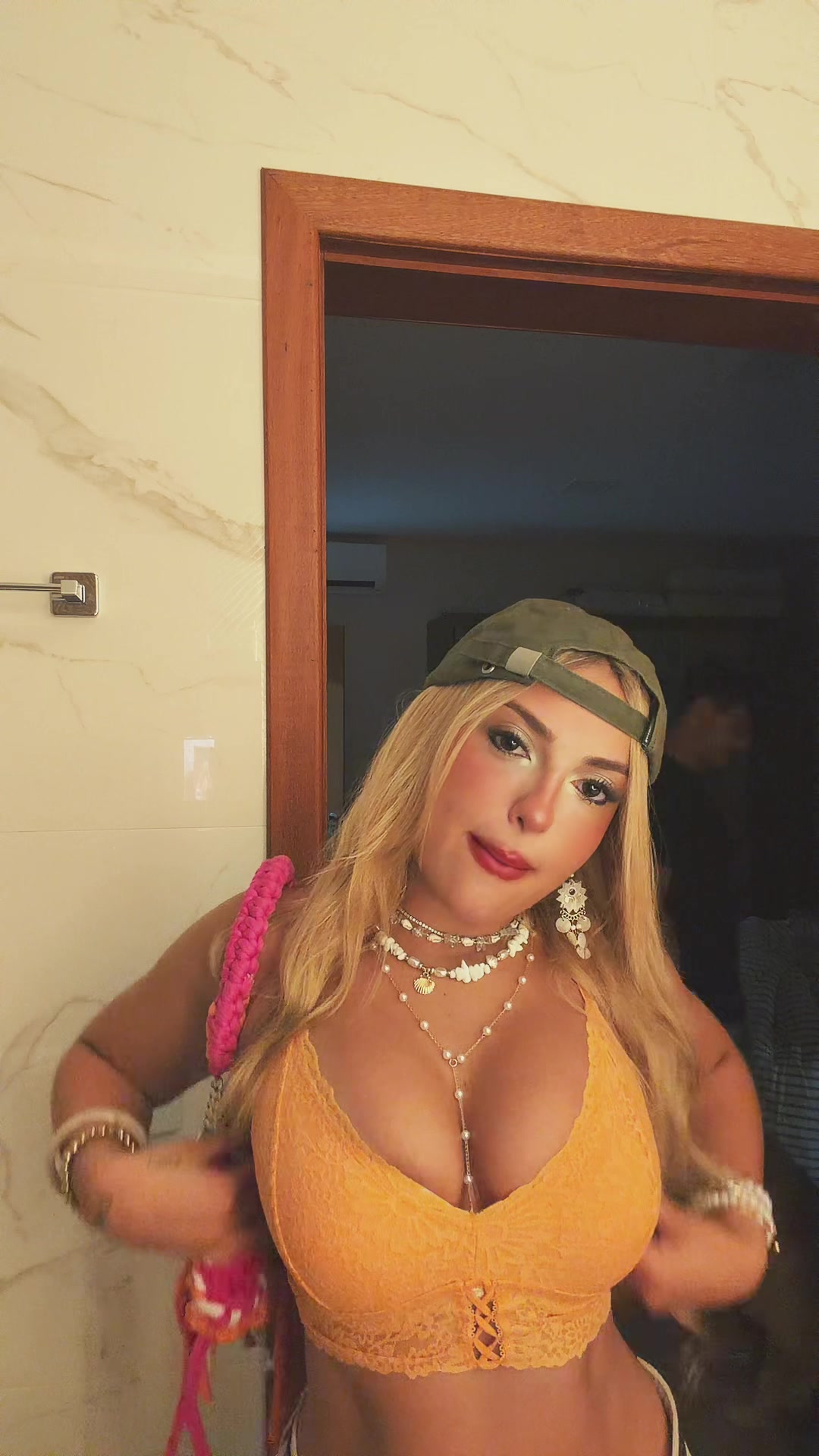 @sarahestanislau