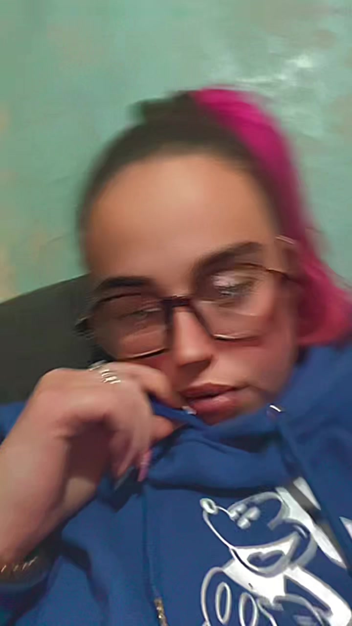 @Ell_2306