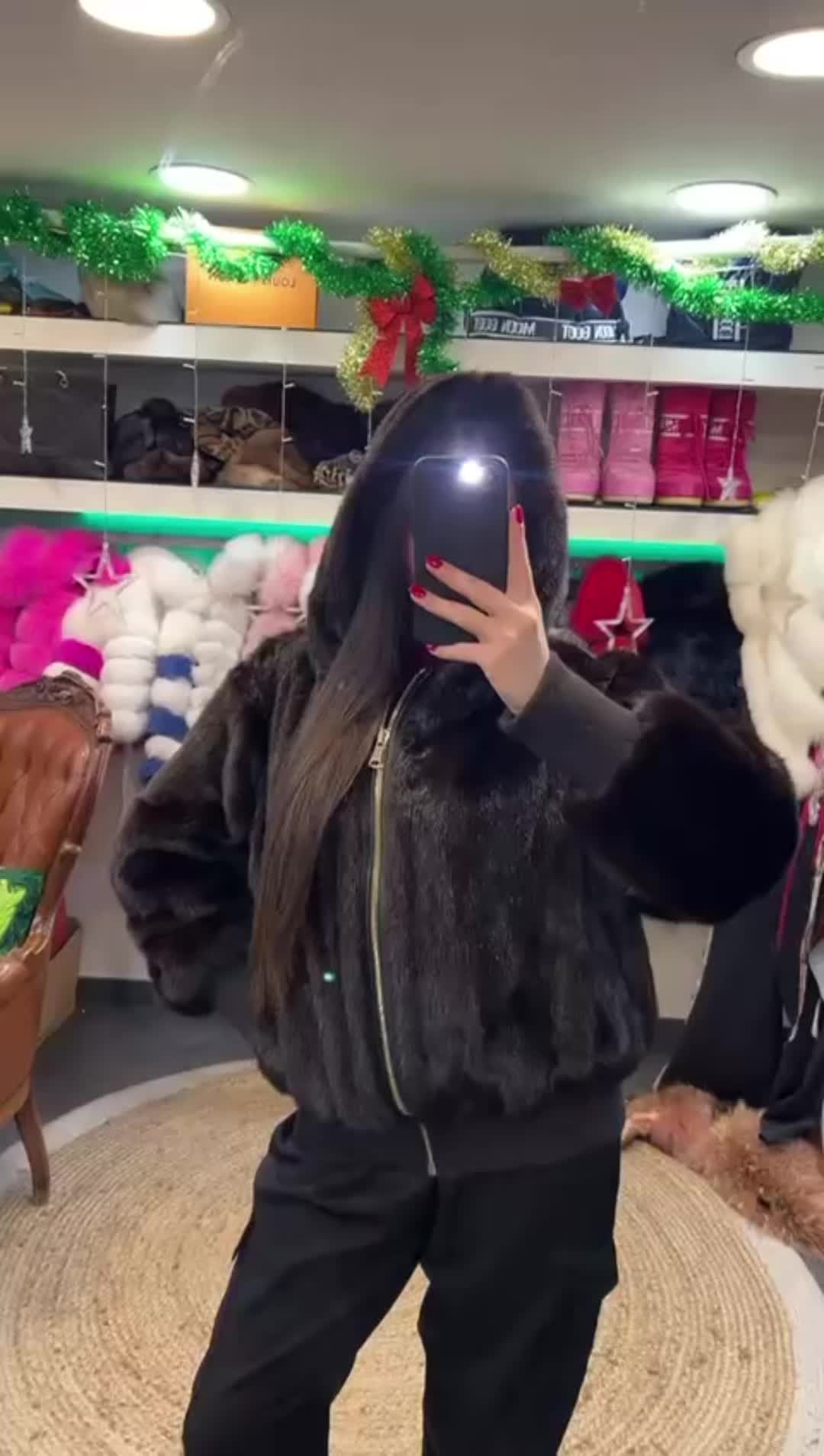 @PellicceriaVerdeSmeraldo