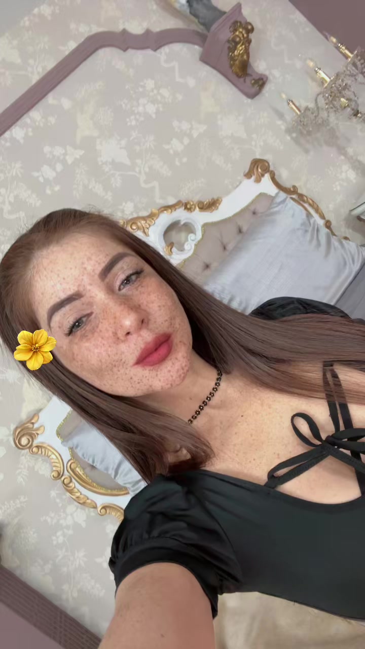 @Larissahills