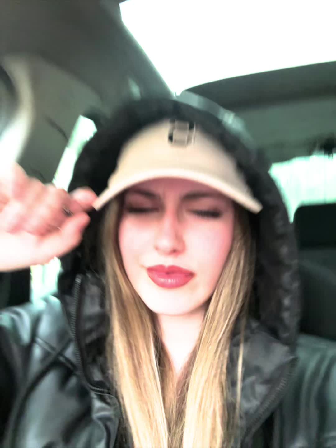 @𝑨𝒃𝒓𝒊𝒍 𝑪𝒂𝒔𝒕𝒊𝒍𝒍𝒐💎