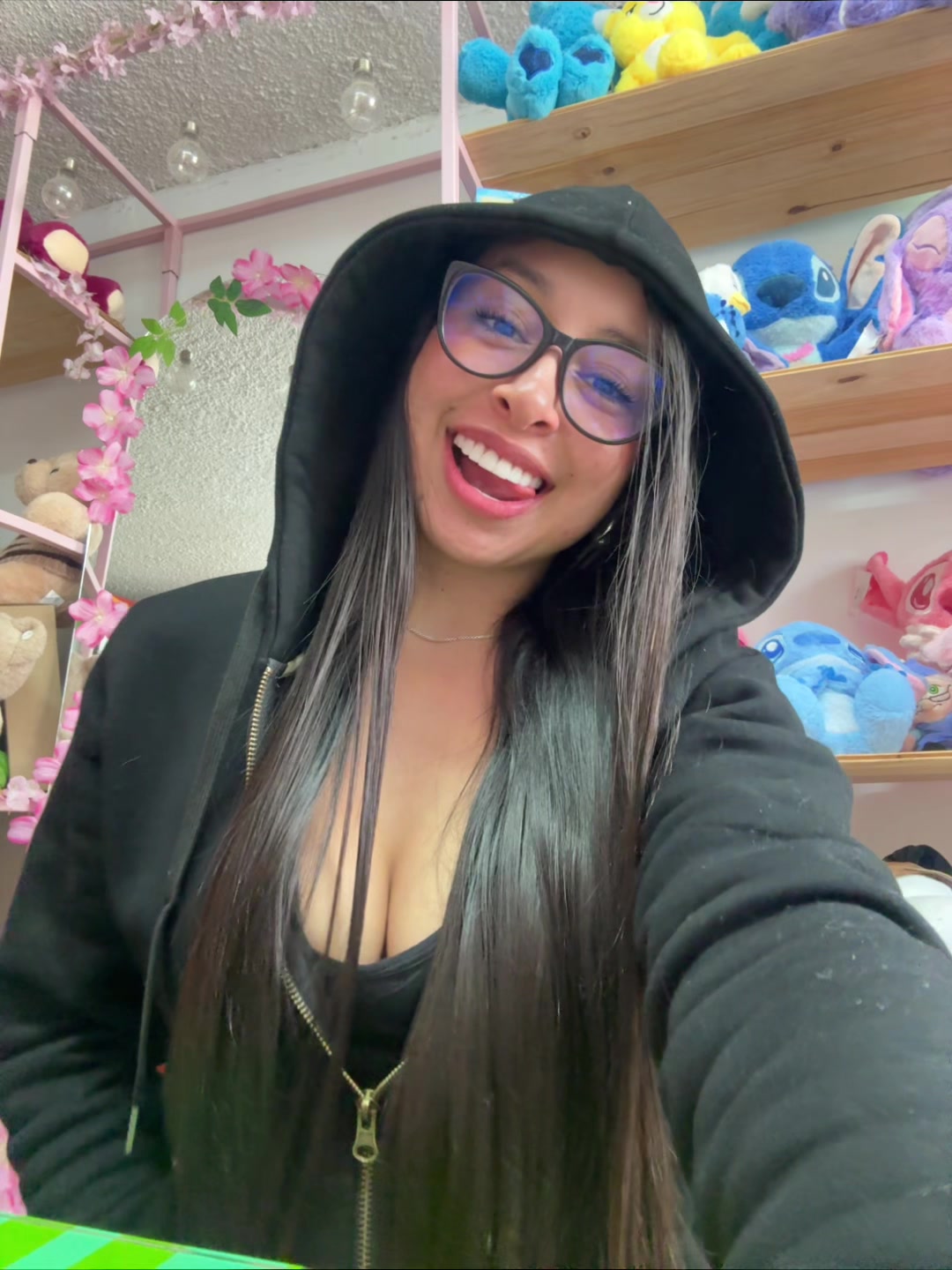 @mishelriveross