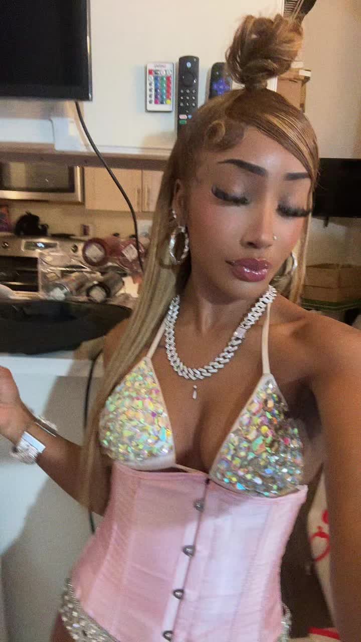 @ForeignDoll