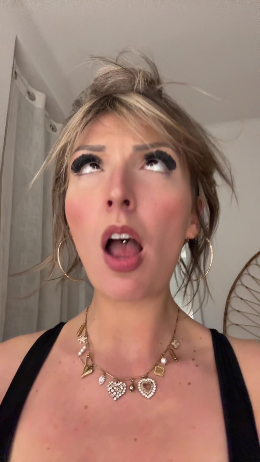 @Capucine