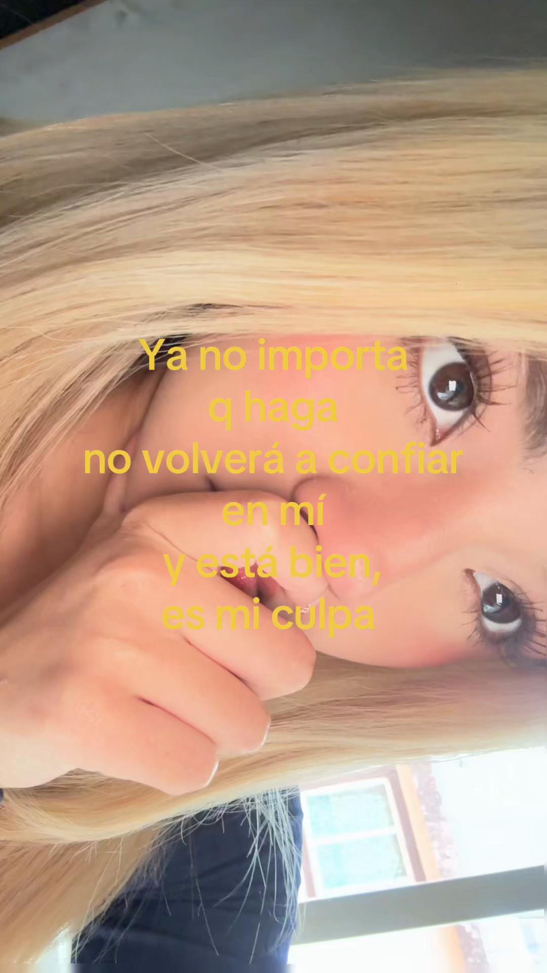 @𝐓