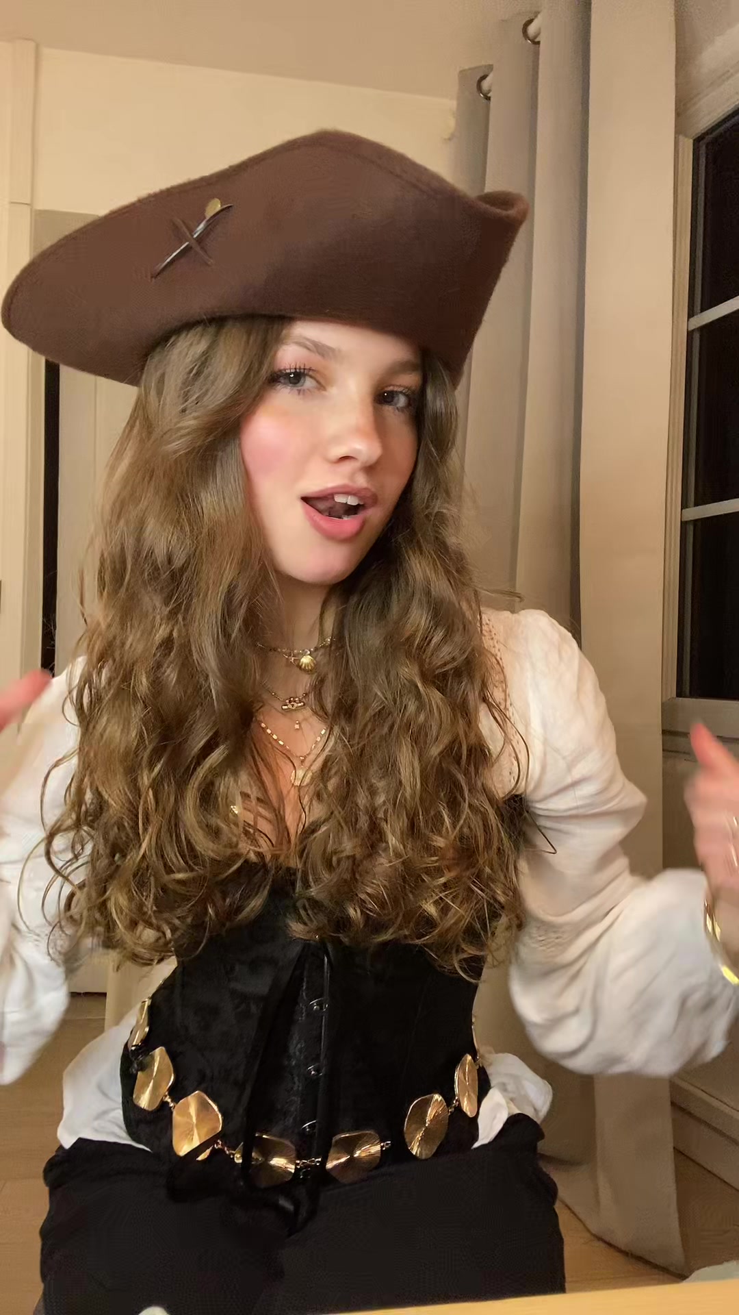@&bull; anais &bull;