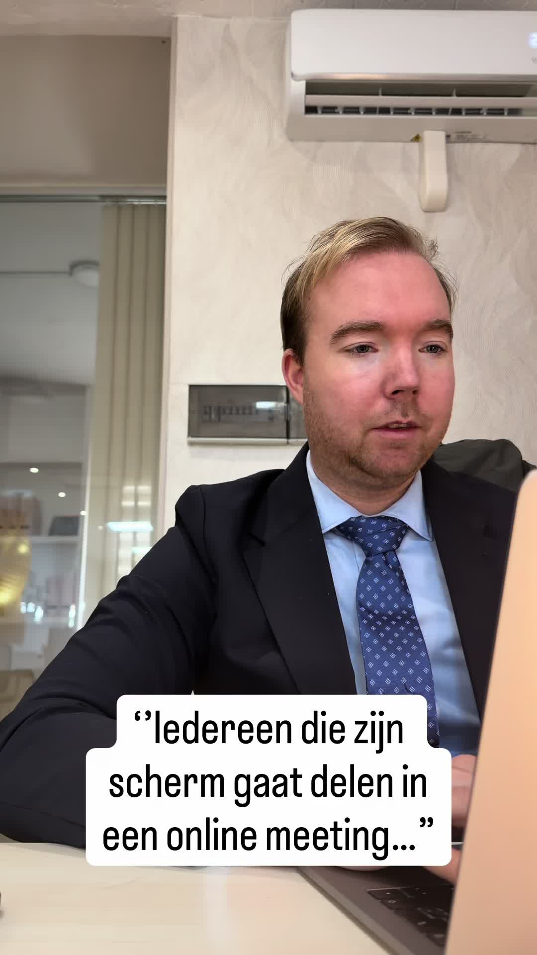 @vanderburgrecht