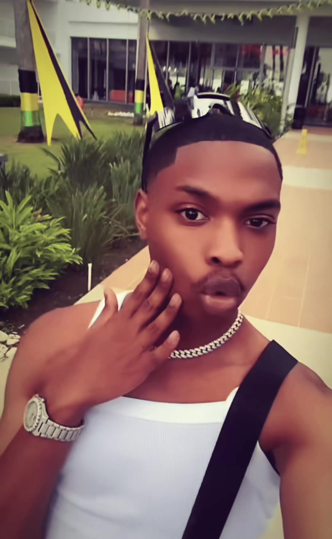 @🎥