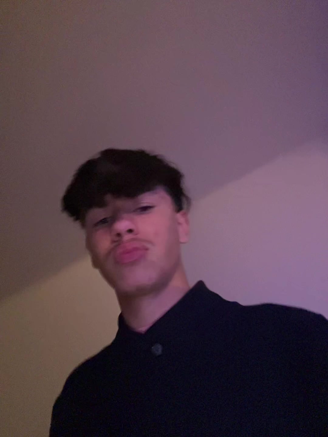 @𝓨𝓪𝓷𝓲𝓼