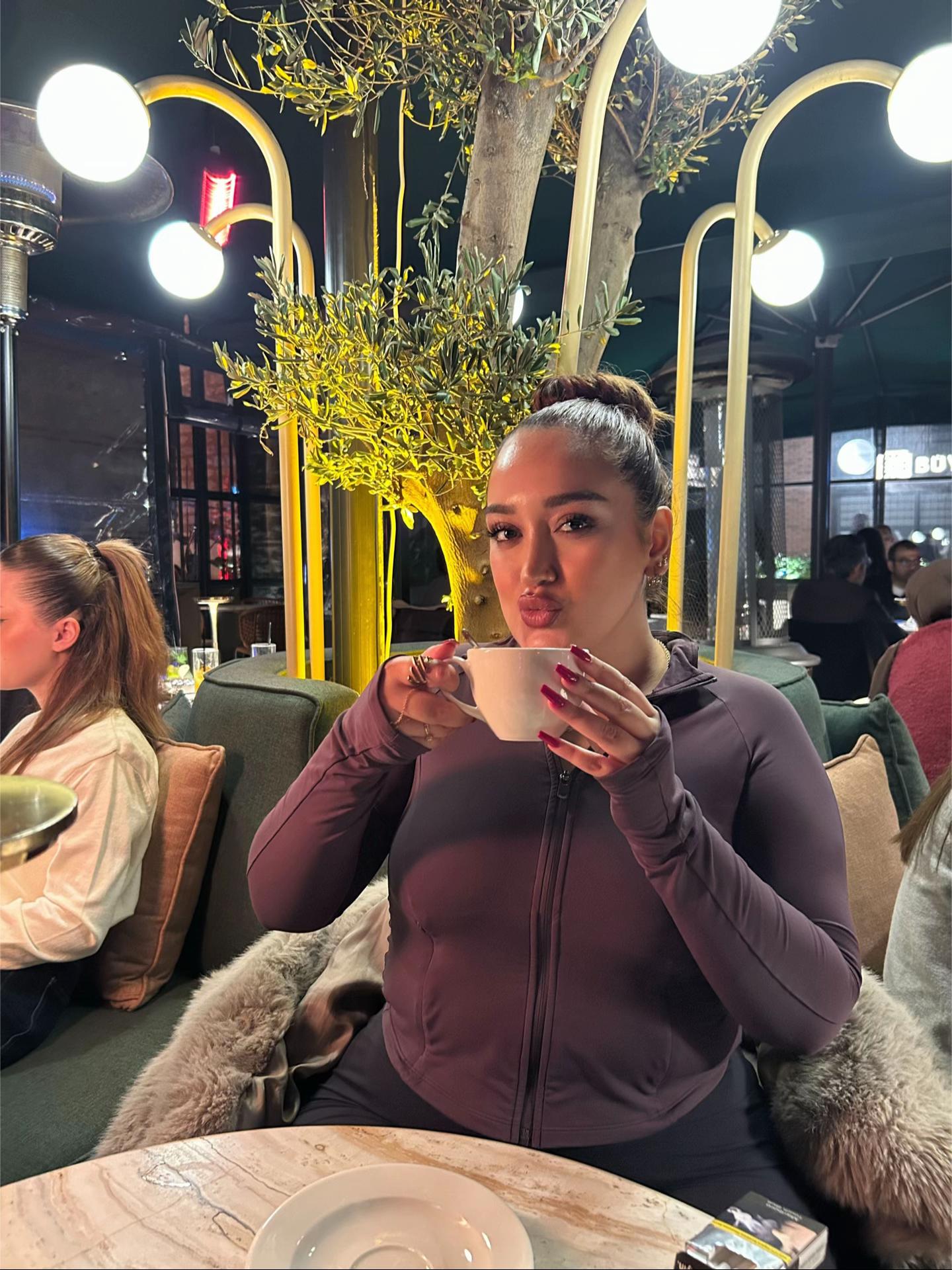 @Ece Aydoğdu