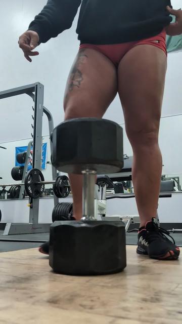 @Muscle Mommy