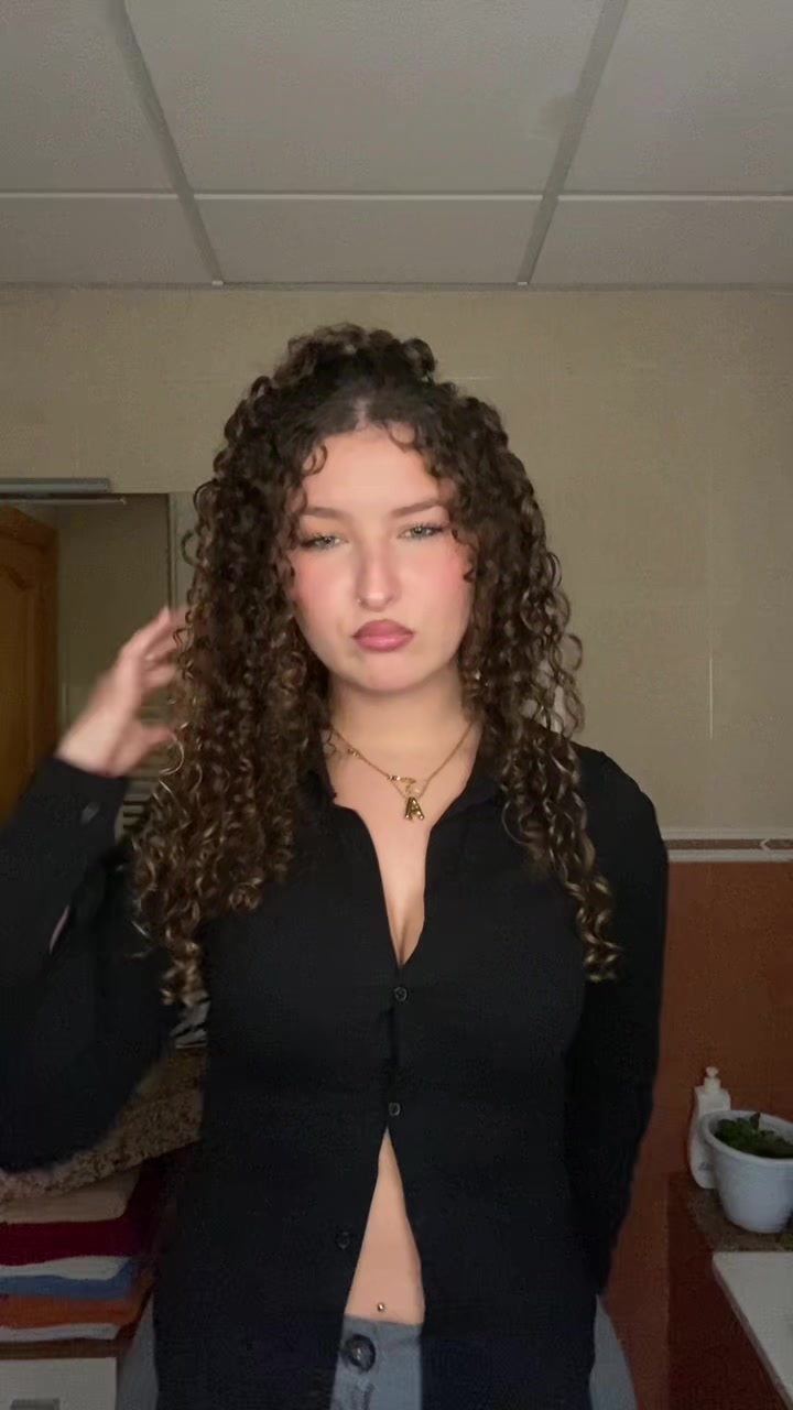@Alexiia