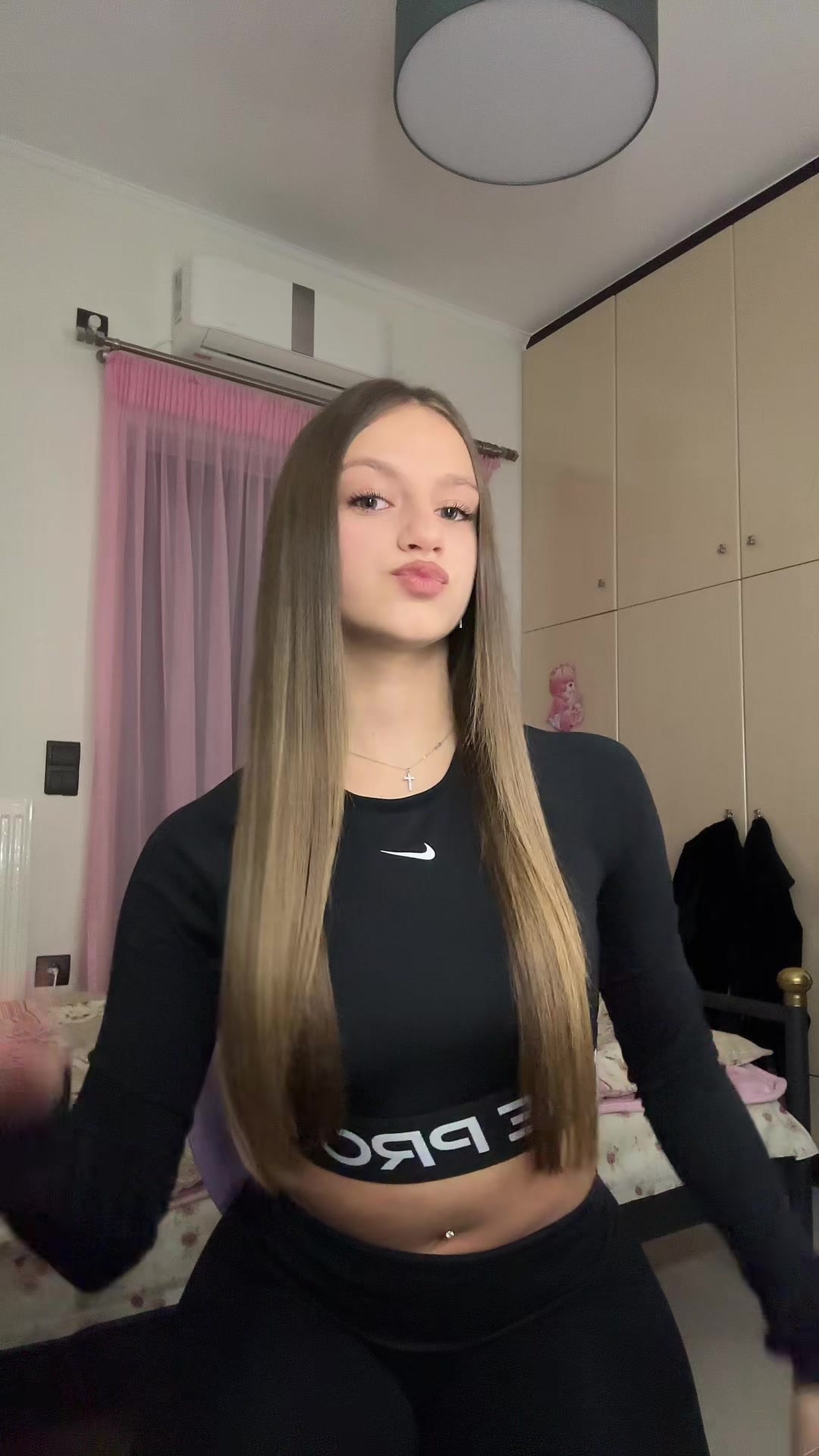 @𝓔𝓵𝓮𝓷𝓪