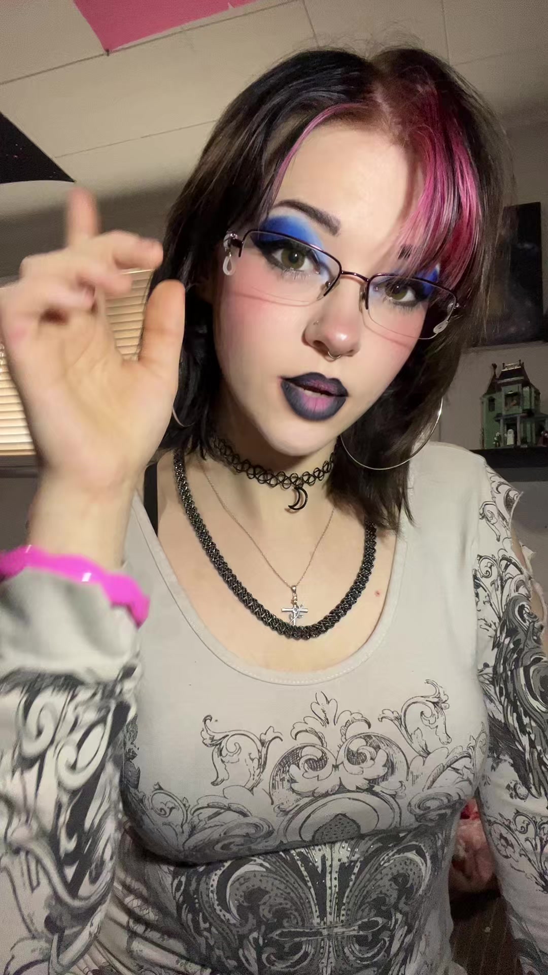 @thepinkleopard