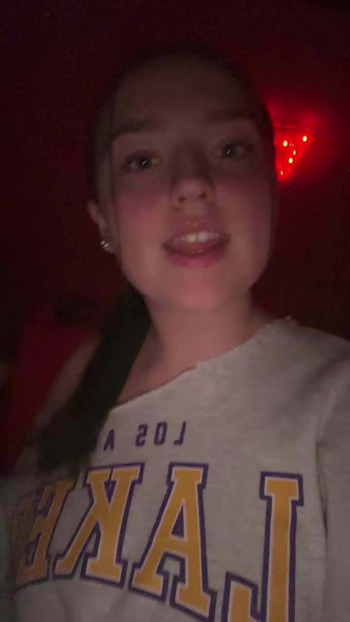 @𝒜𝓁𝑒𝒾𝓈𝒽𝒶 ꨄ︎