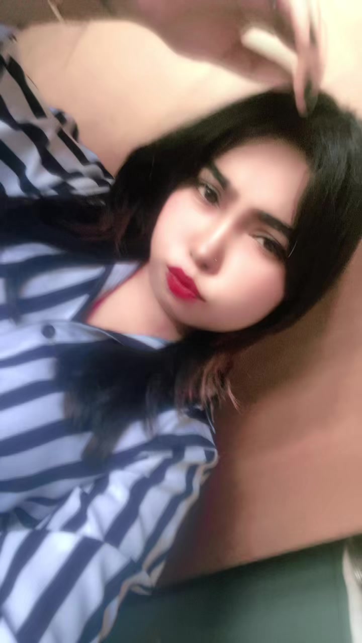 @D >| 👀🐰
