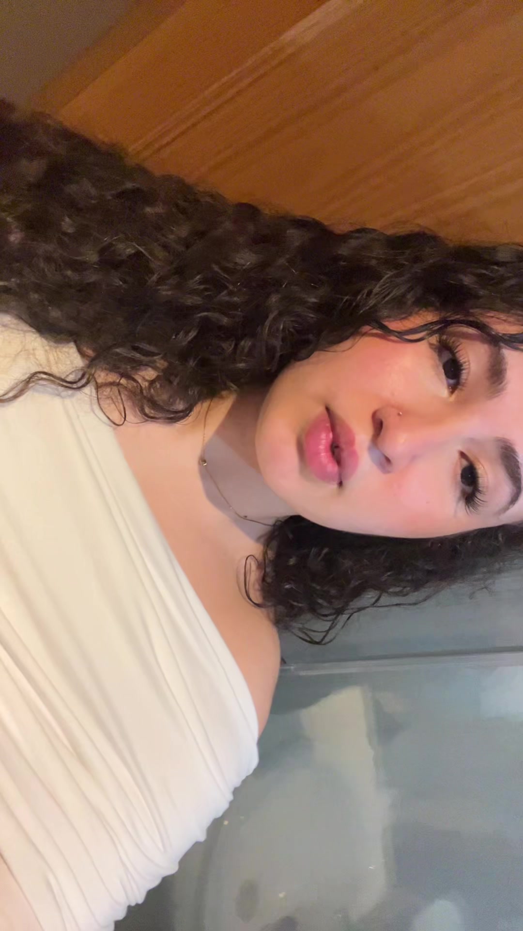 @yasmina.