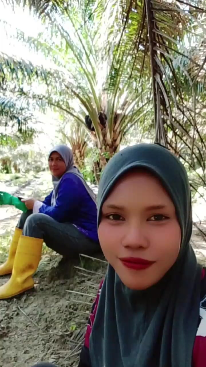 @SiTi AzIrAh🦋