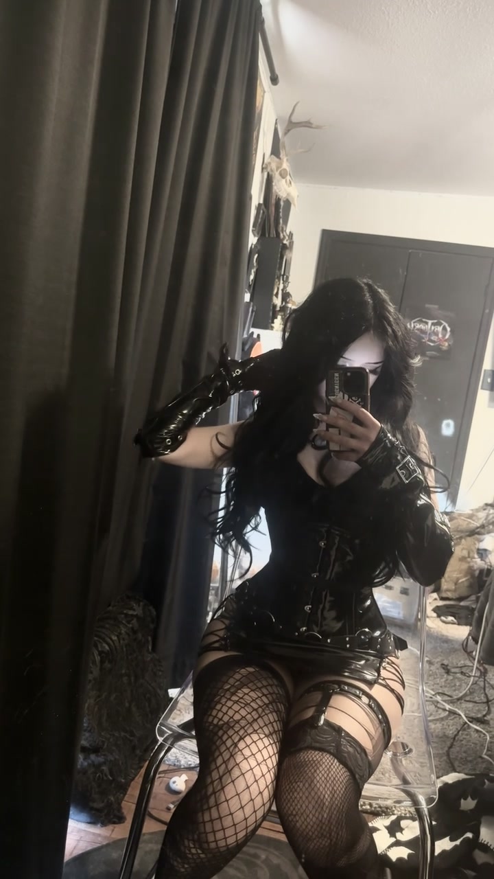 @Mia🪓