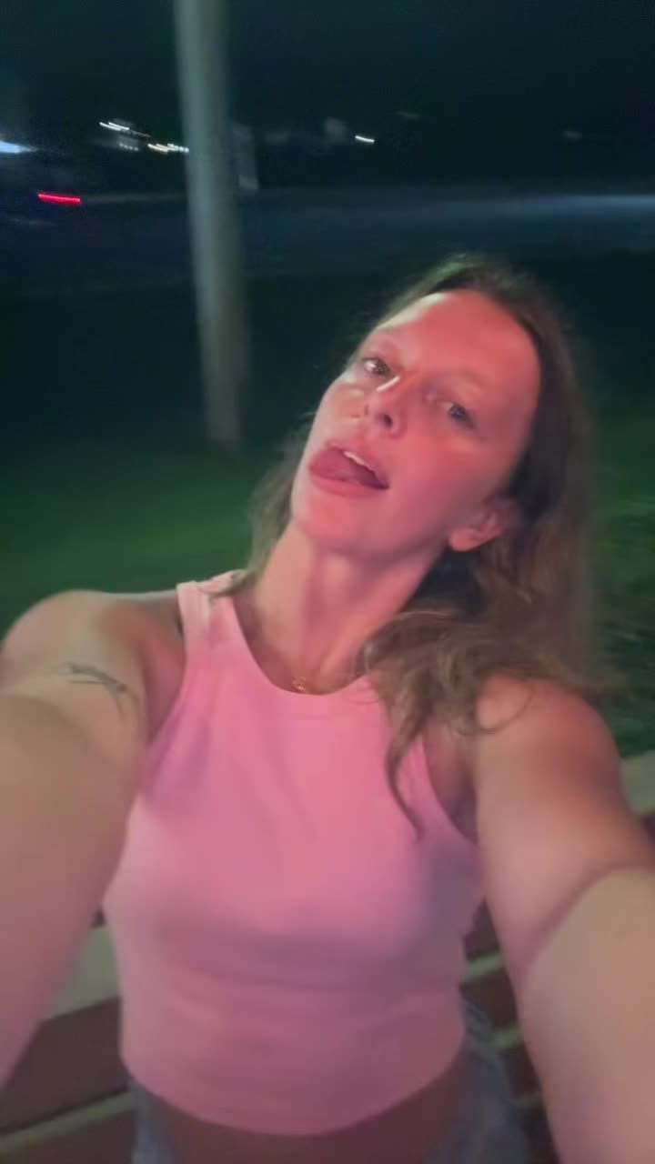 @troweee