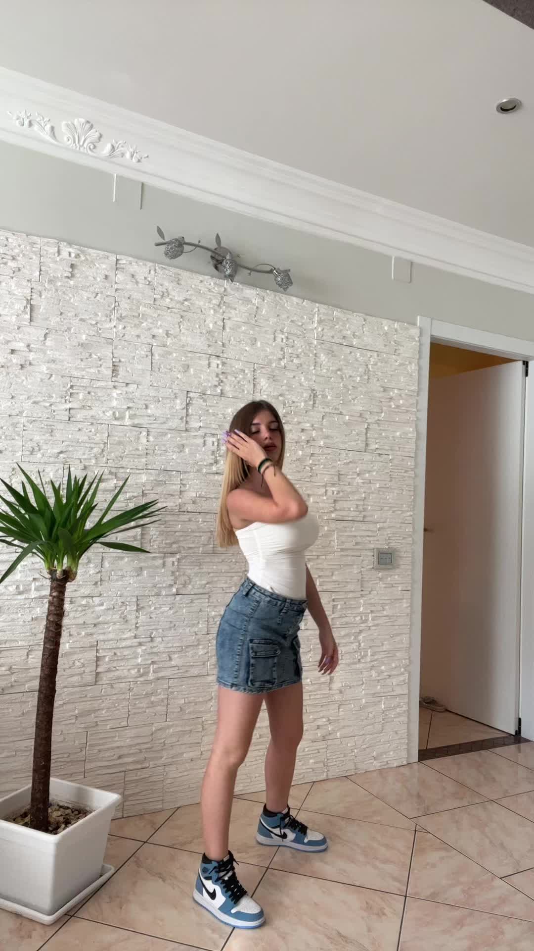 @𝟷𝟿