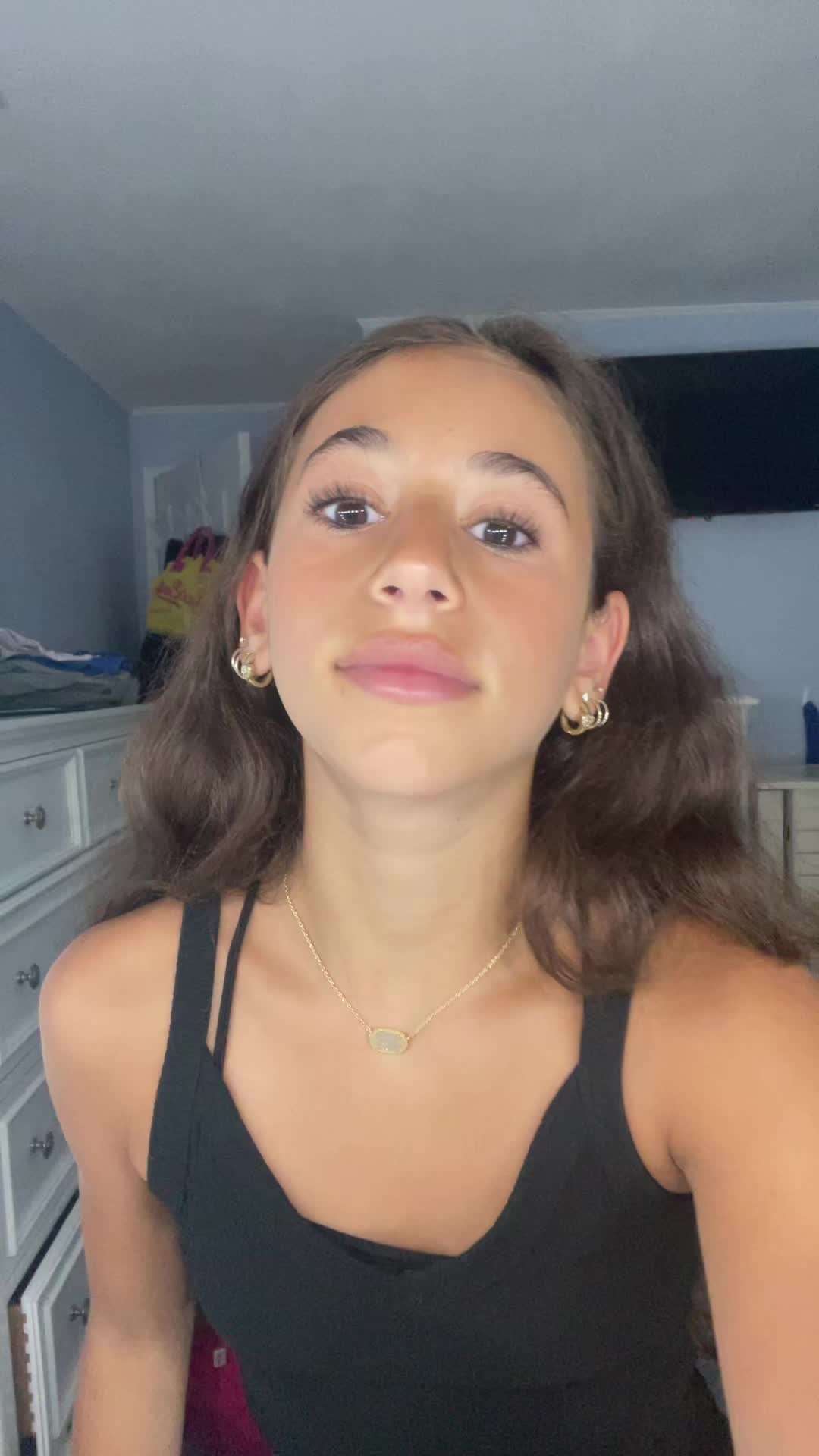 @avarosen_