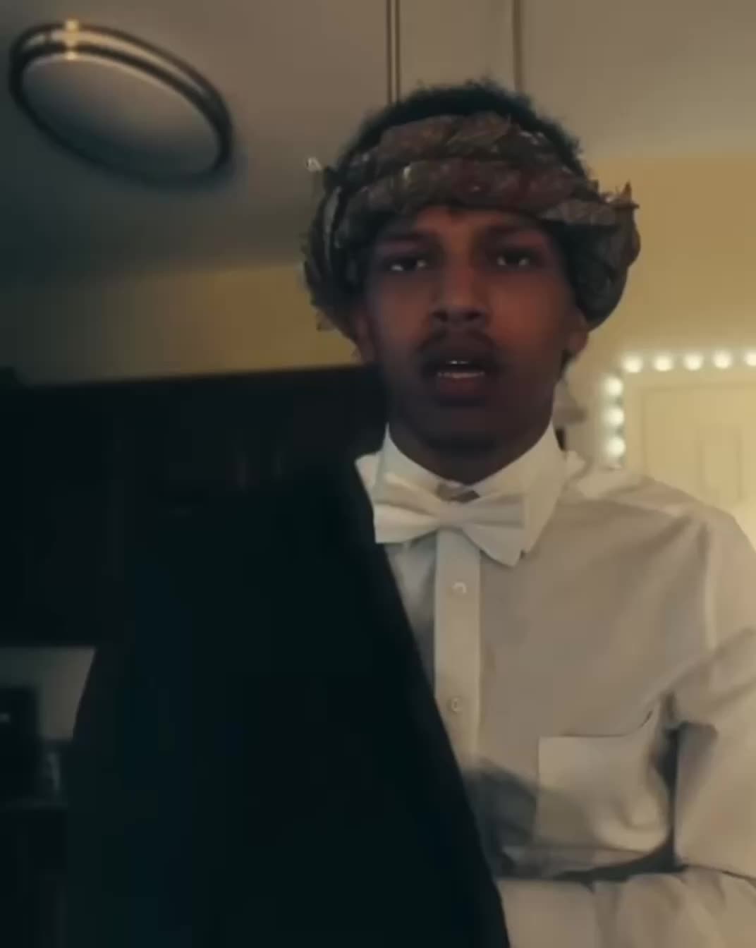 @𝑒