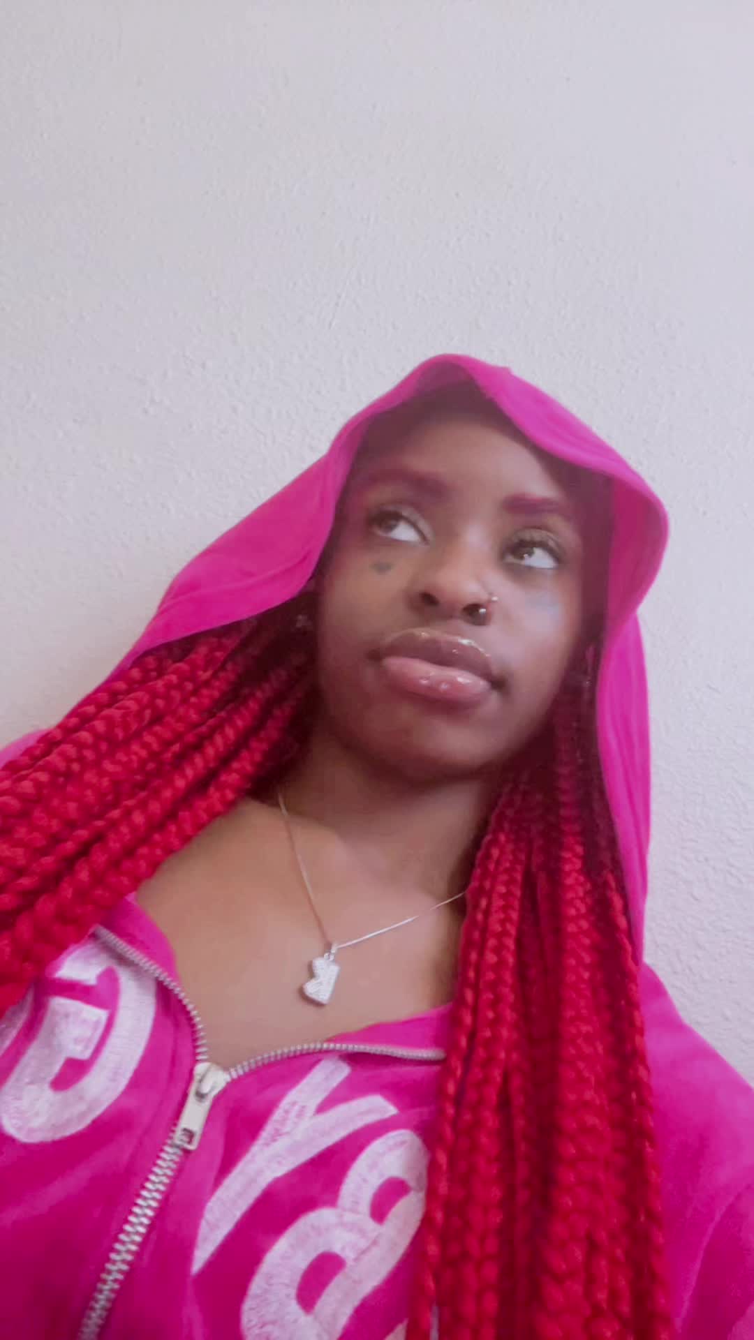 @YES it be queefin .