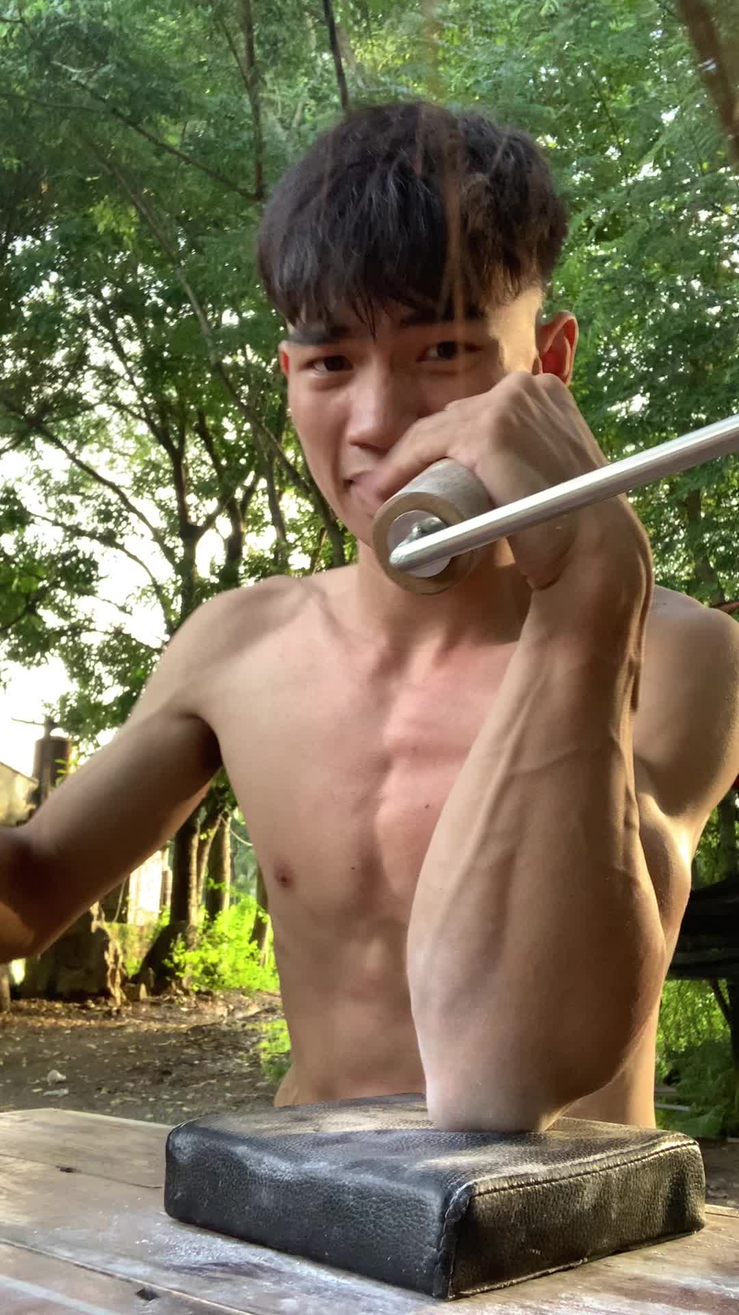 @Hiếu 2k7