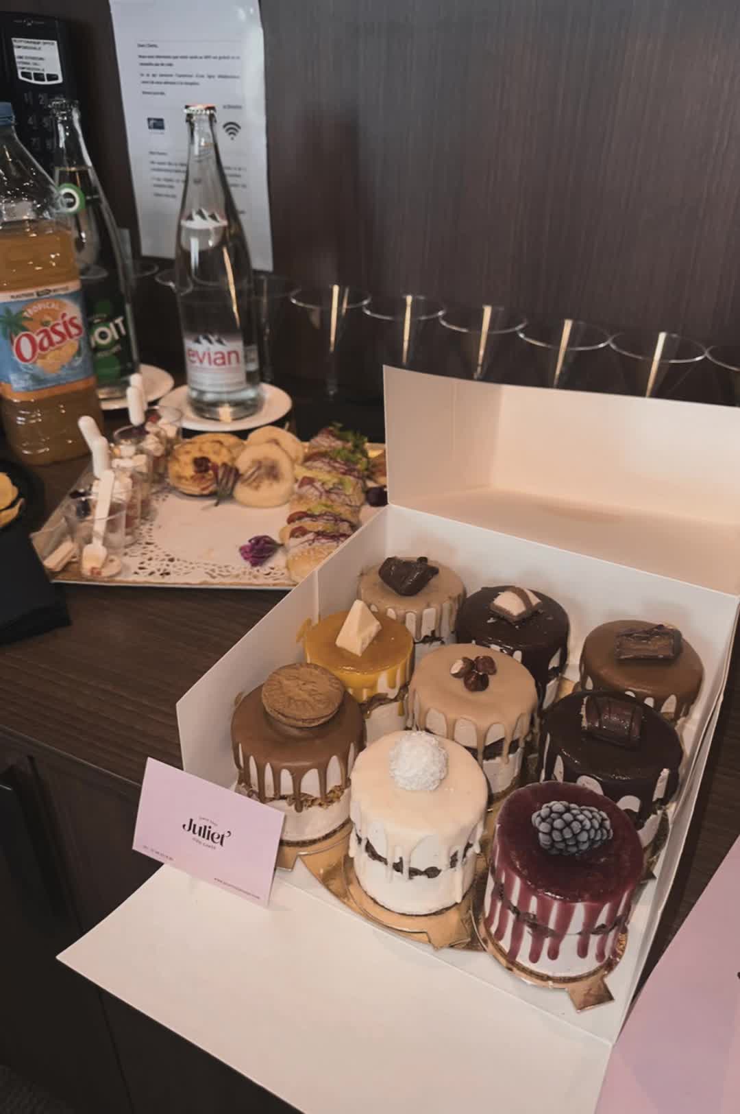 @Juliet Iced Cakes