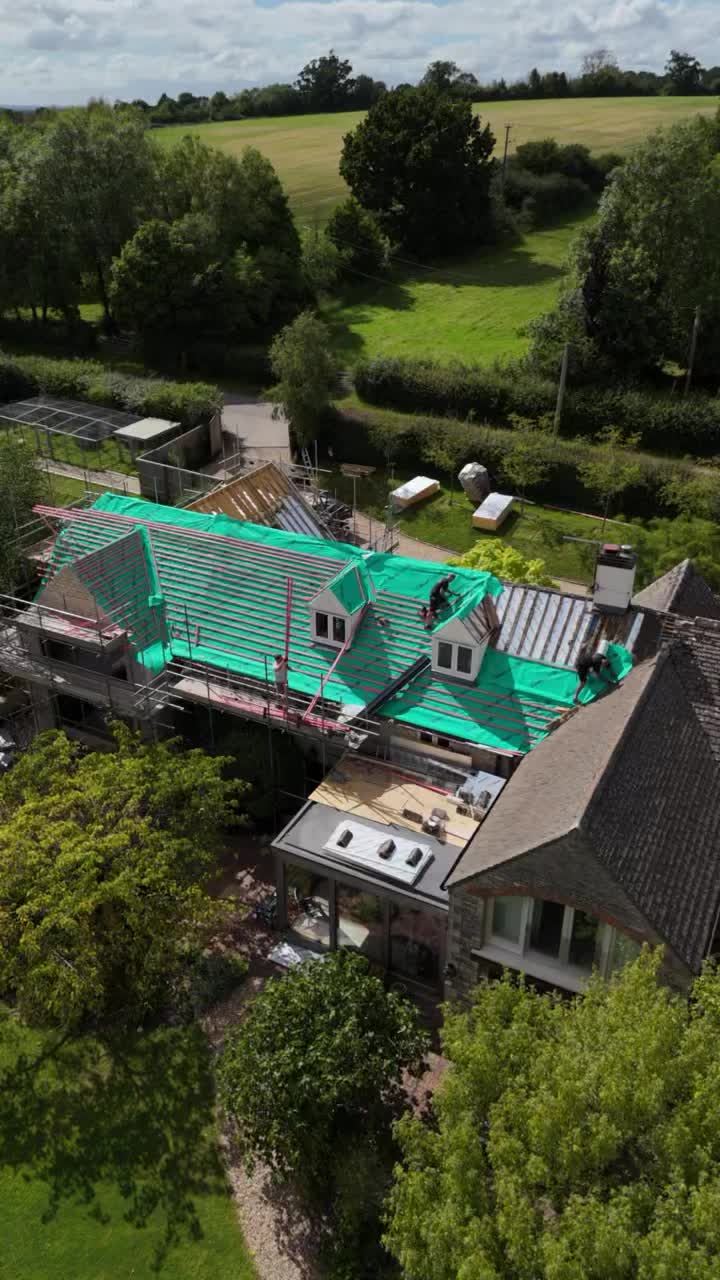 @Look Sharp Roofing