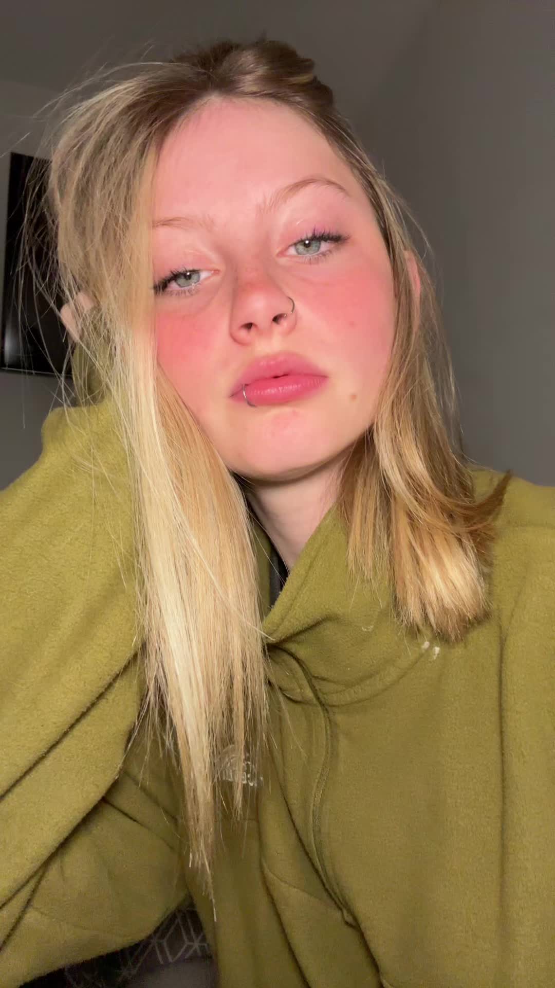 @abru