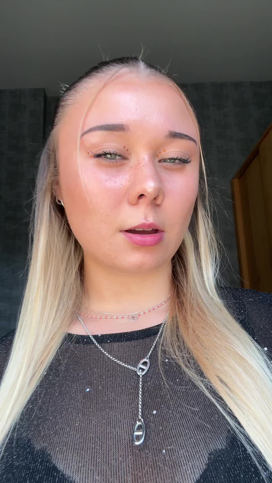 @Ath&eacute;na&iuml;s &hearts;️