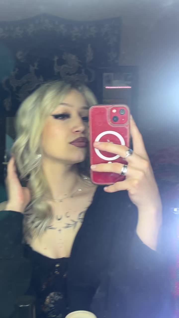 @Skylie🖤
