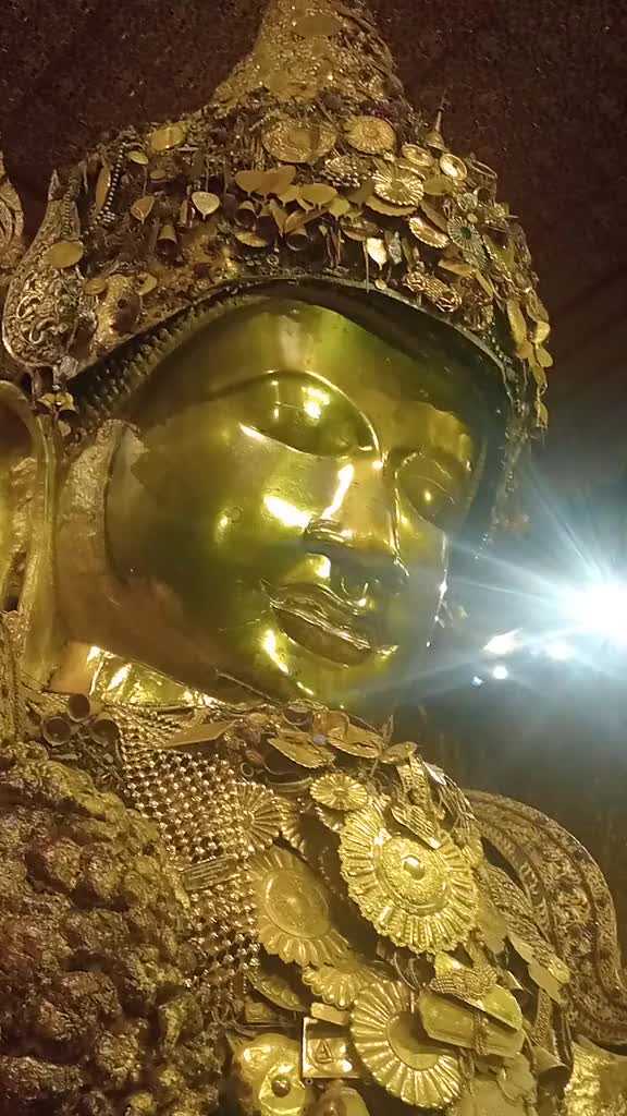 @𝓜𝓪𝓷𝓭𝓪𝓵𝓪𝔂 𝓣𝓱𝓪𝓻