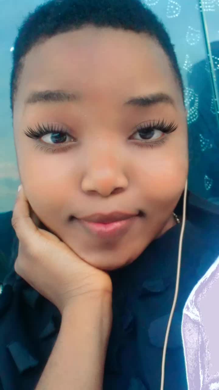 @@mira💘👋