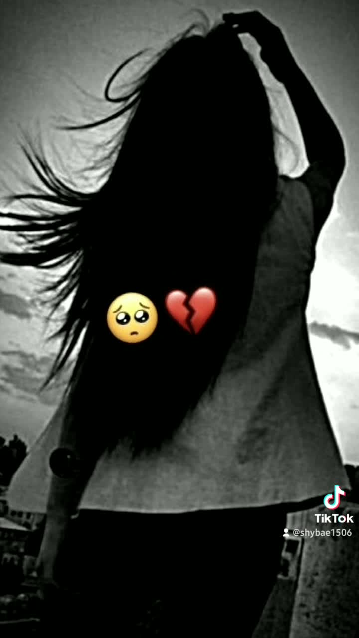 @𝐁𝐫𝐨𝐤𝐞𝐧 𝐐𝐮𝐞𝐞𝐧...💔🤕