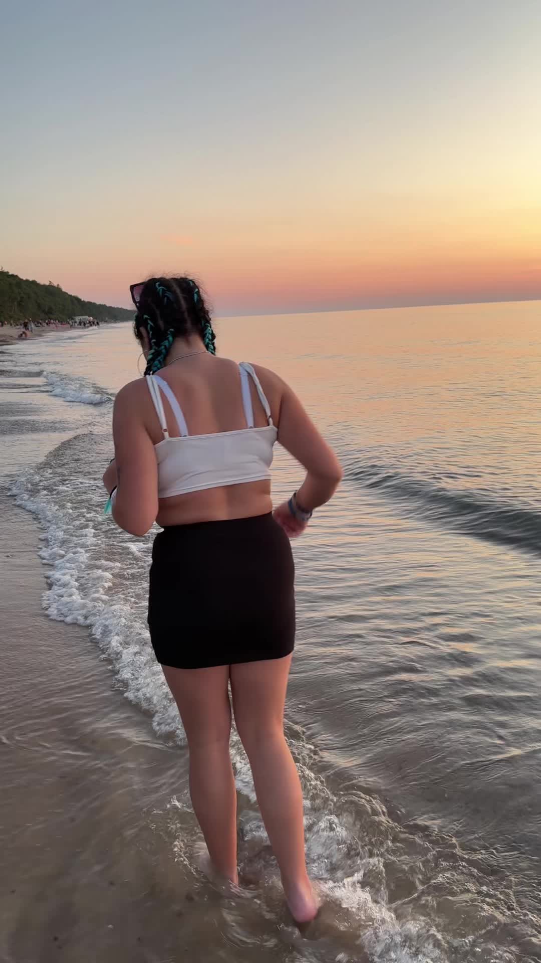 @nikolomia