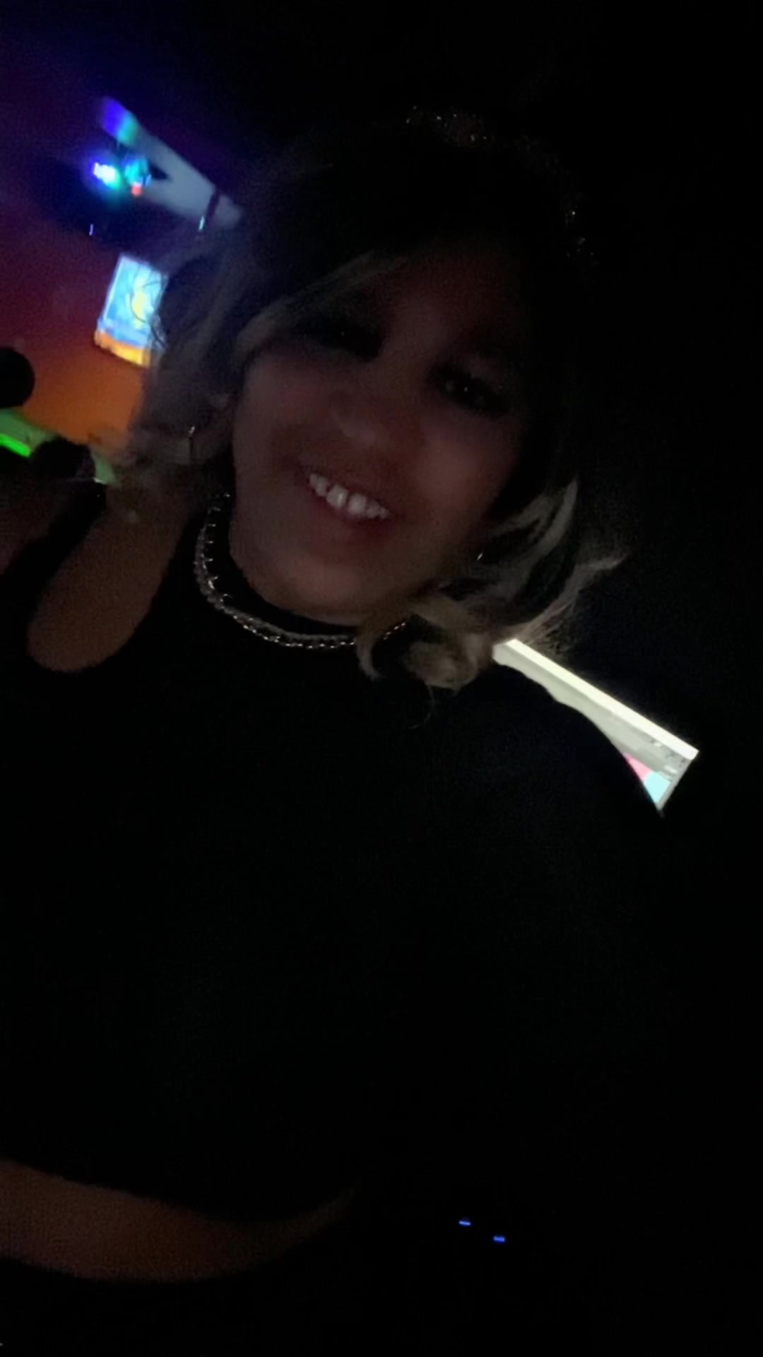 @SixxAnjanette