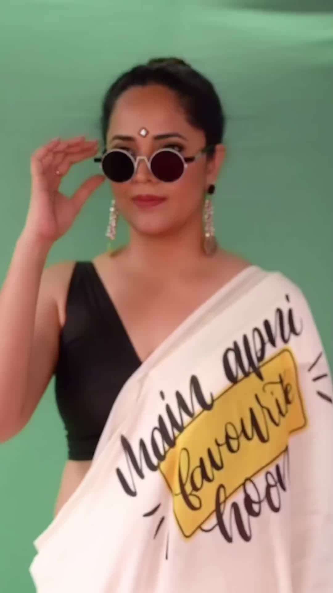 @ANASUYA 💚 😍