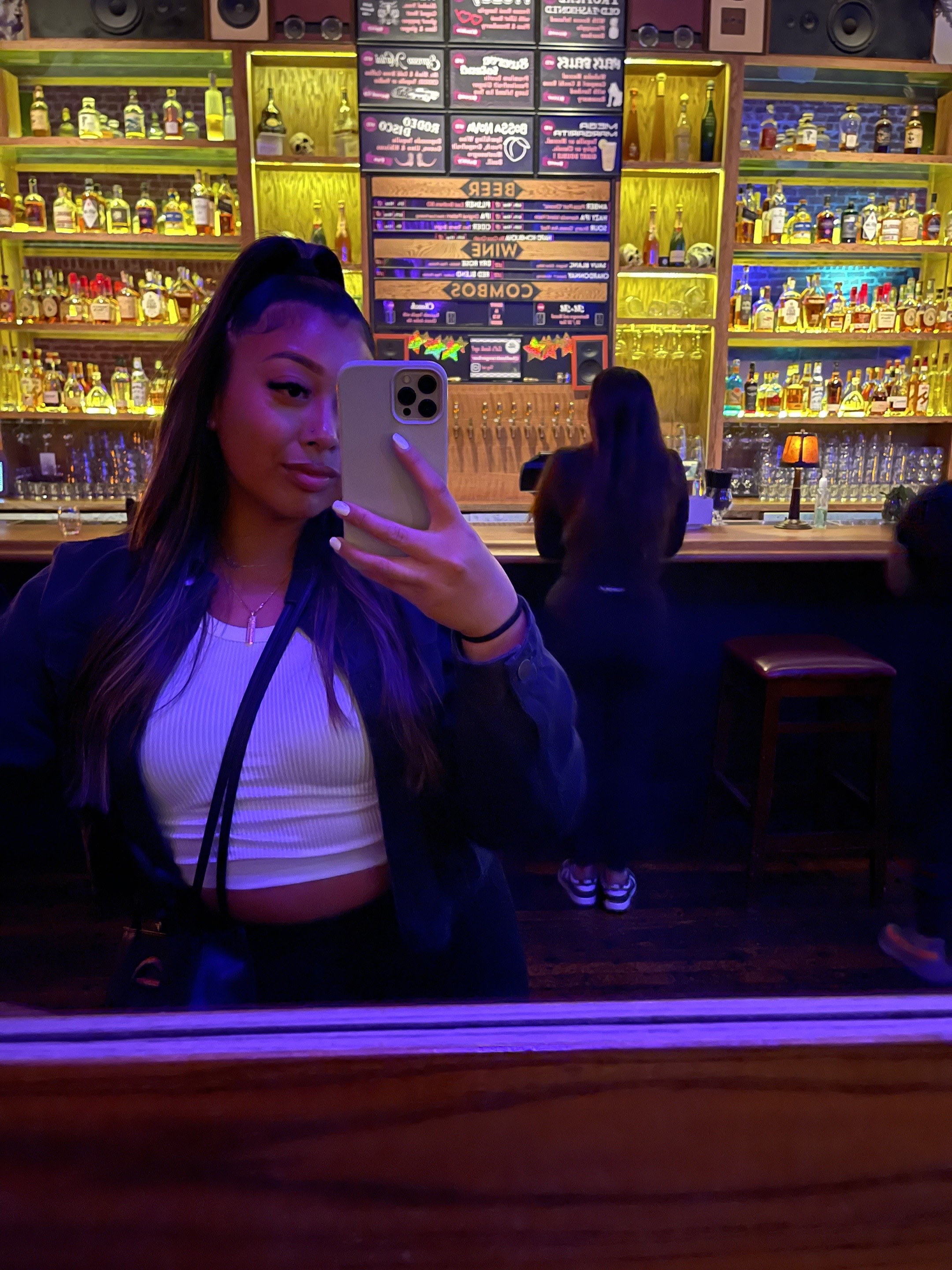 @Bella