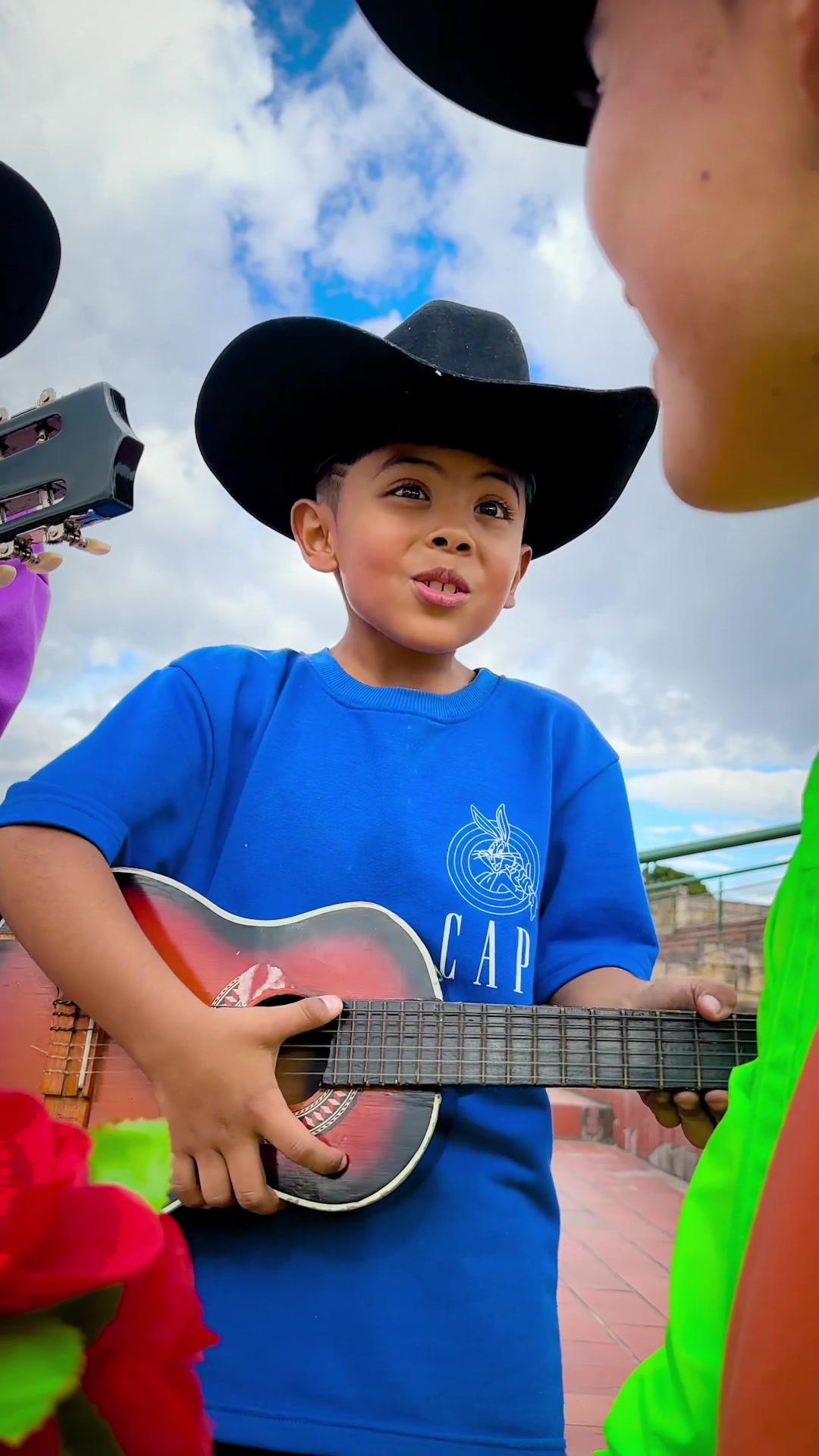 @S A N T I