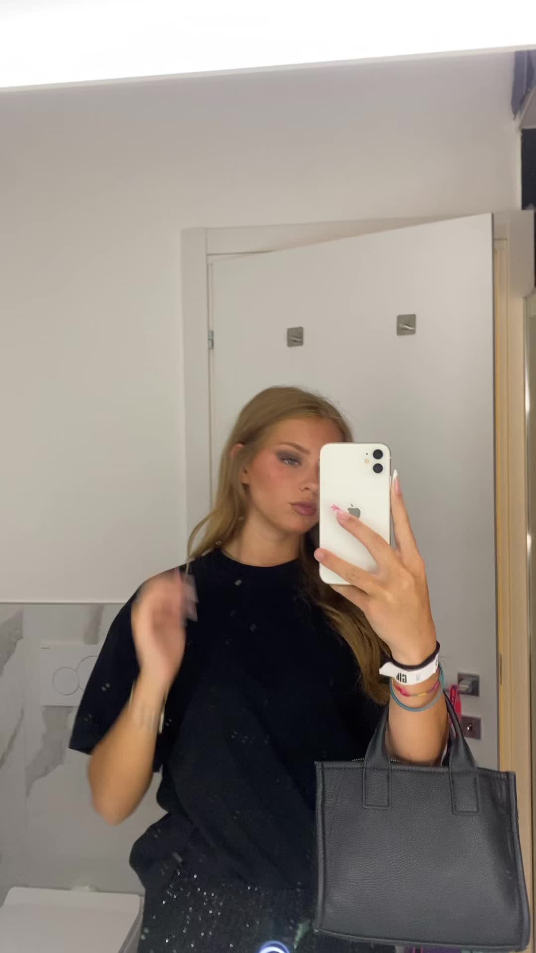 @lindavellani