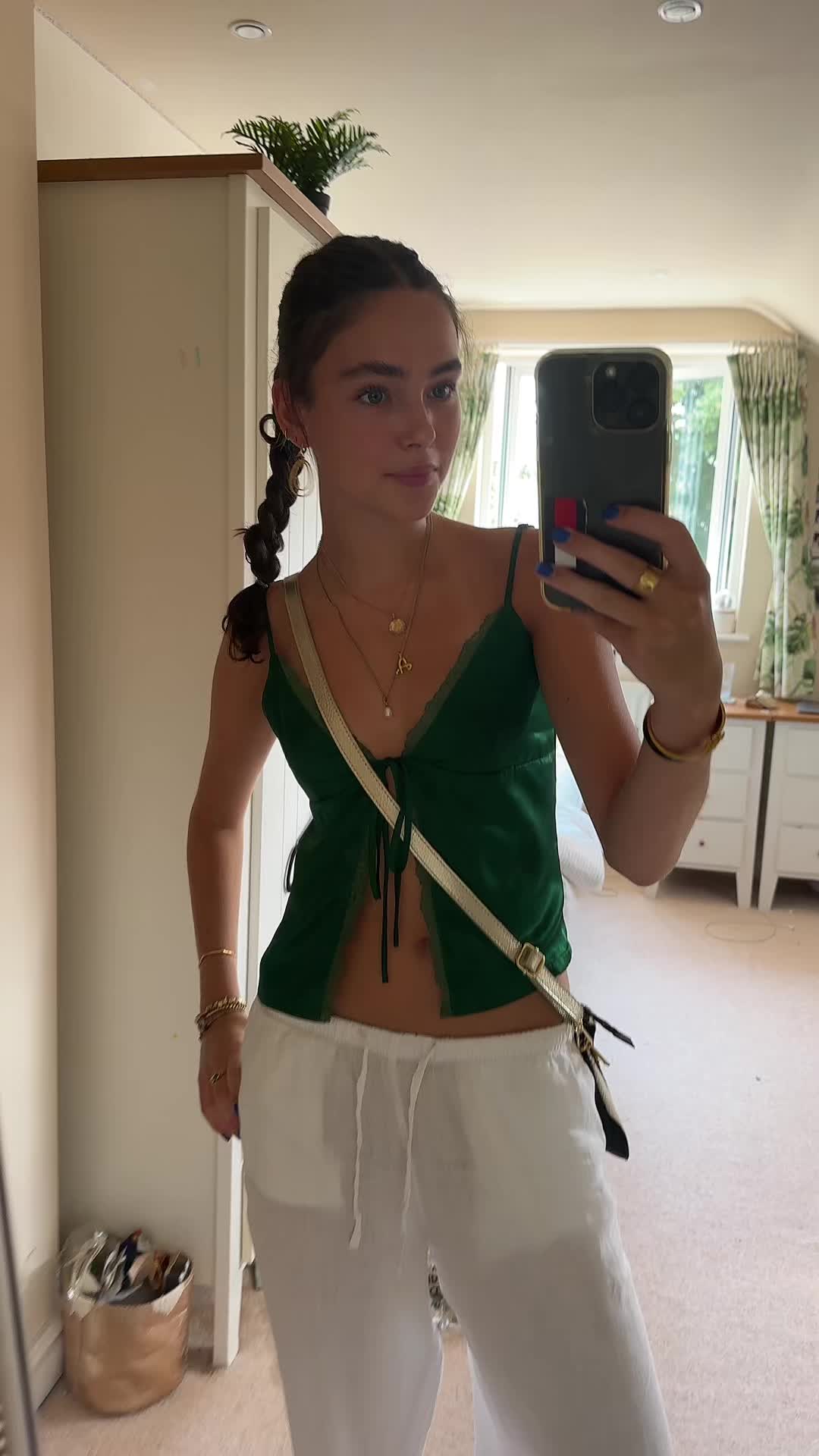 @TanAddict2000🌟🌟🌟🌟