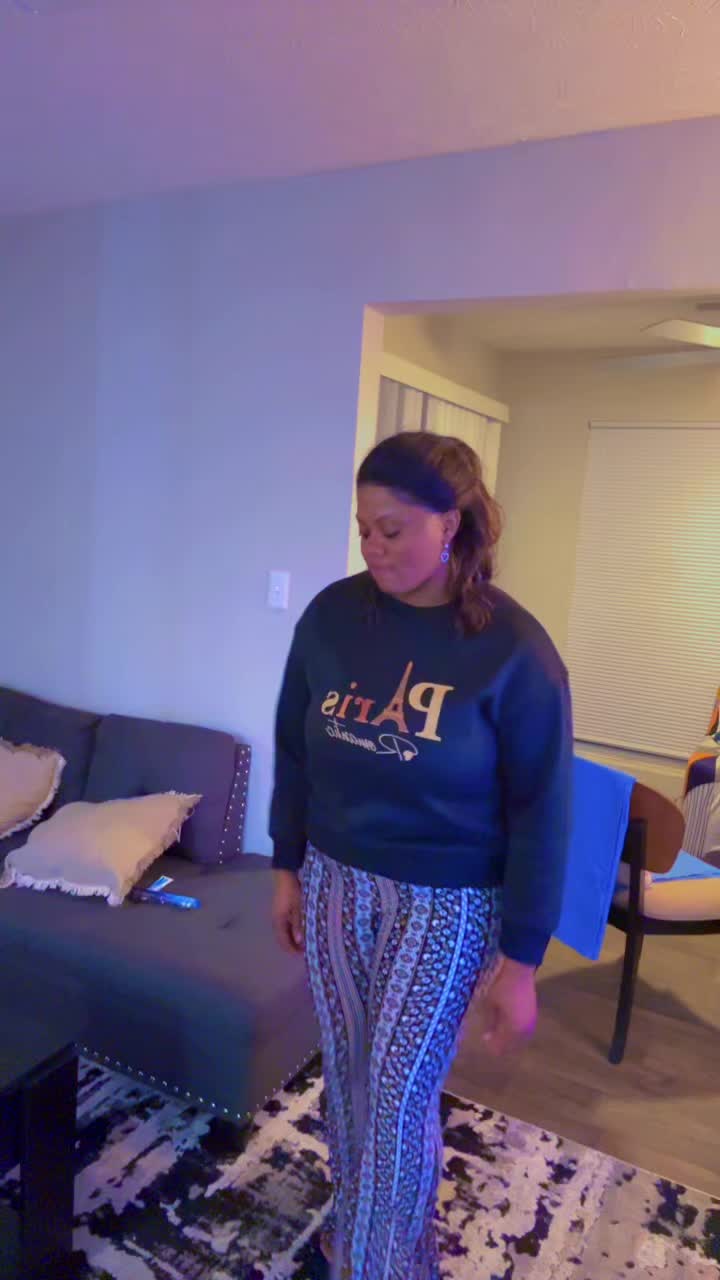 @Laura🇺🇸🇨🇲