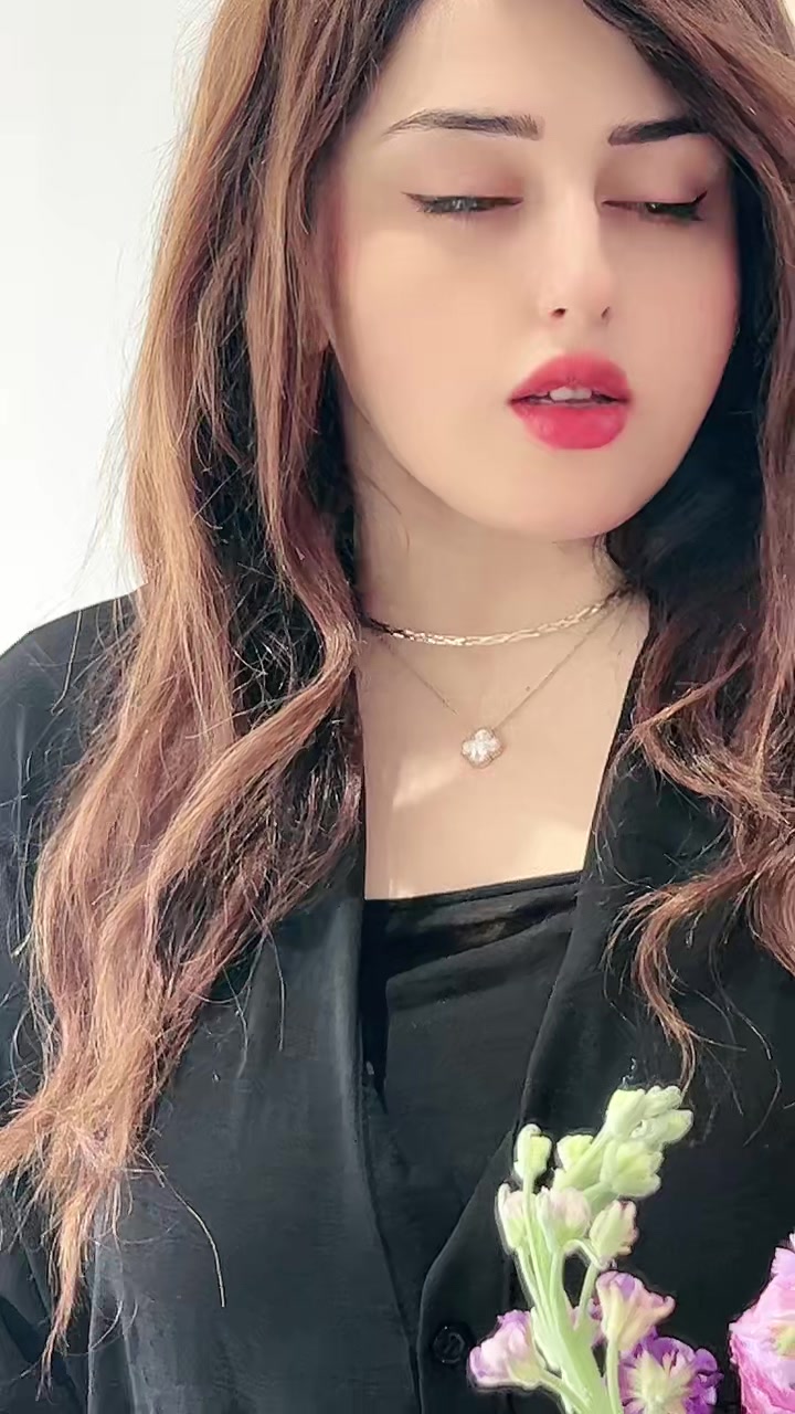 @Kausar 👑