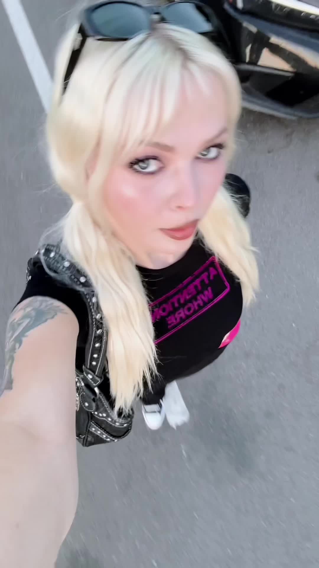@Dolls Kill