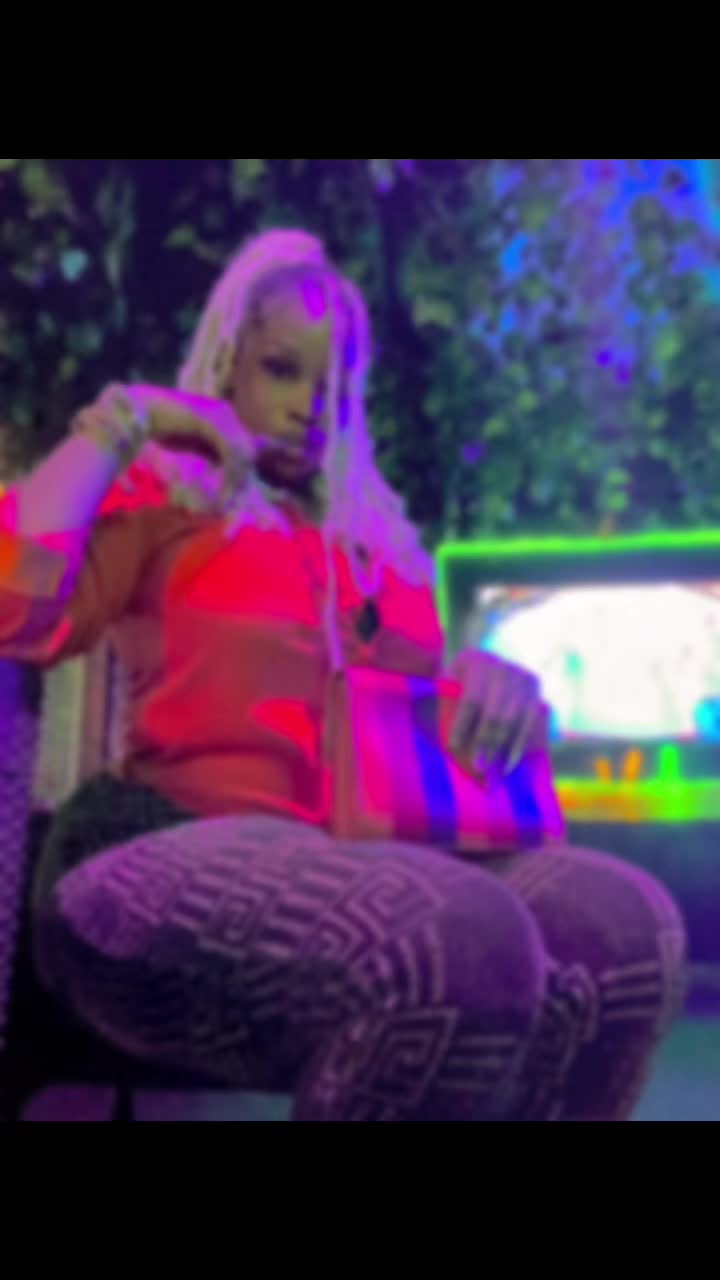 @Instagram: Thick-eri