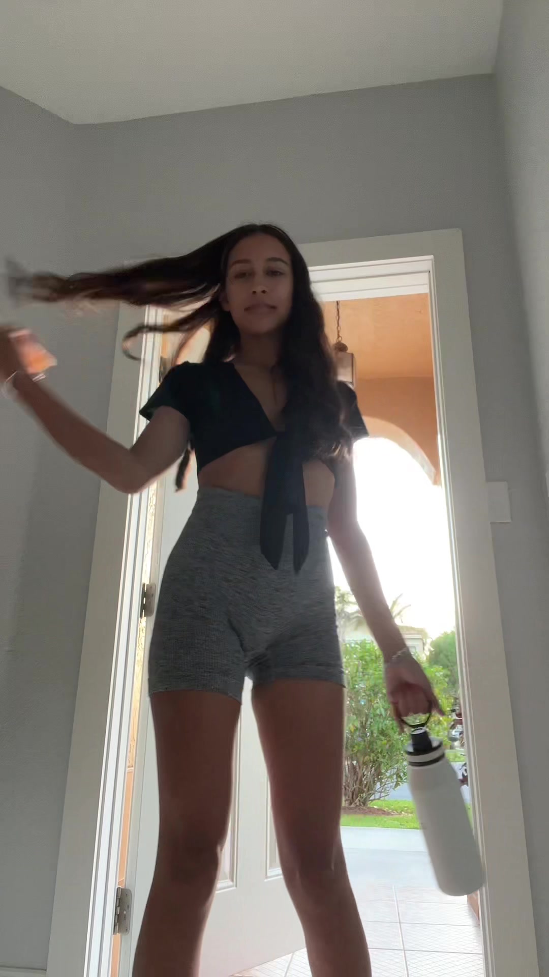 @~