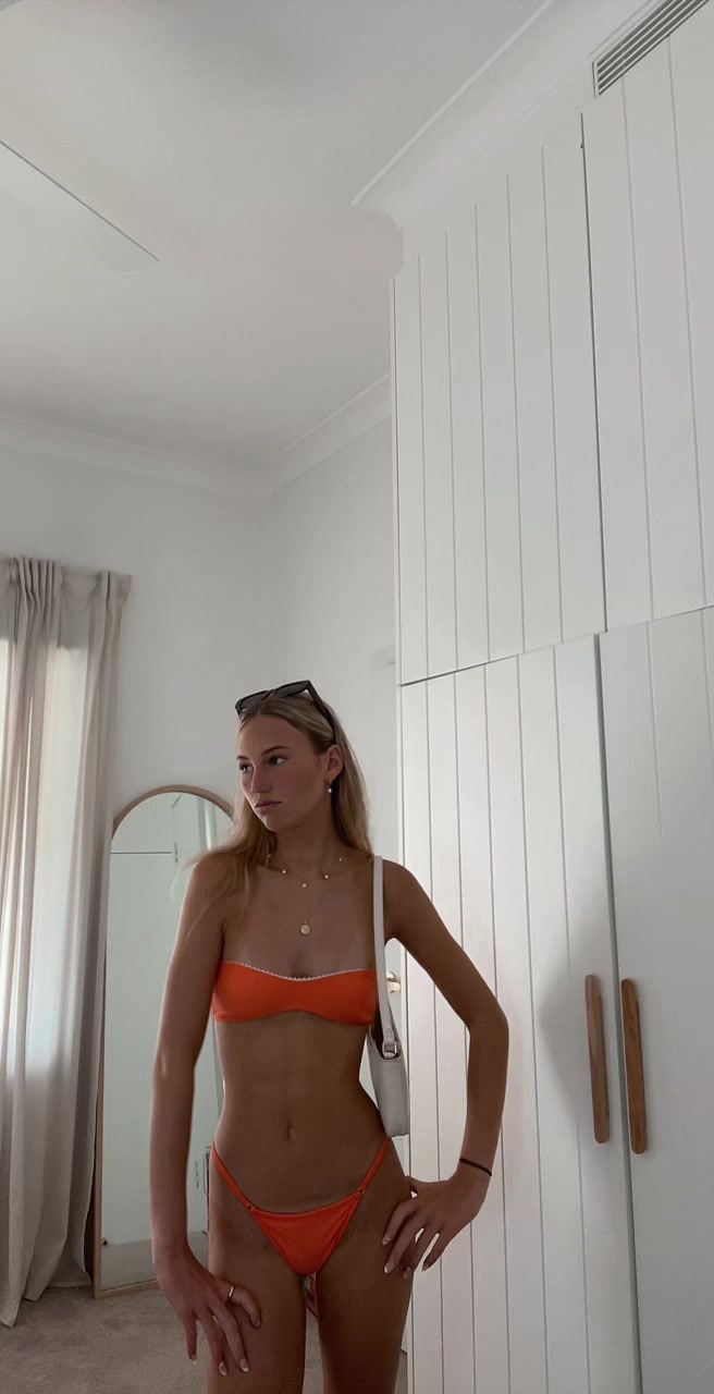 @Bella